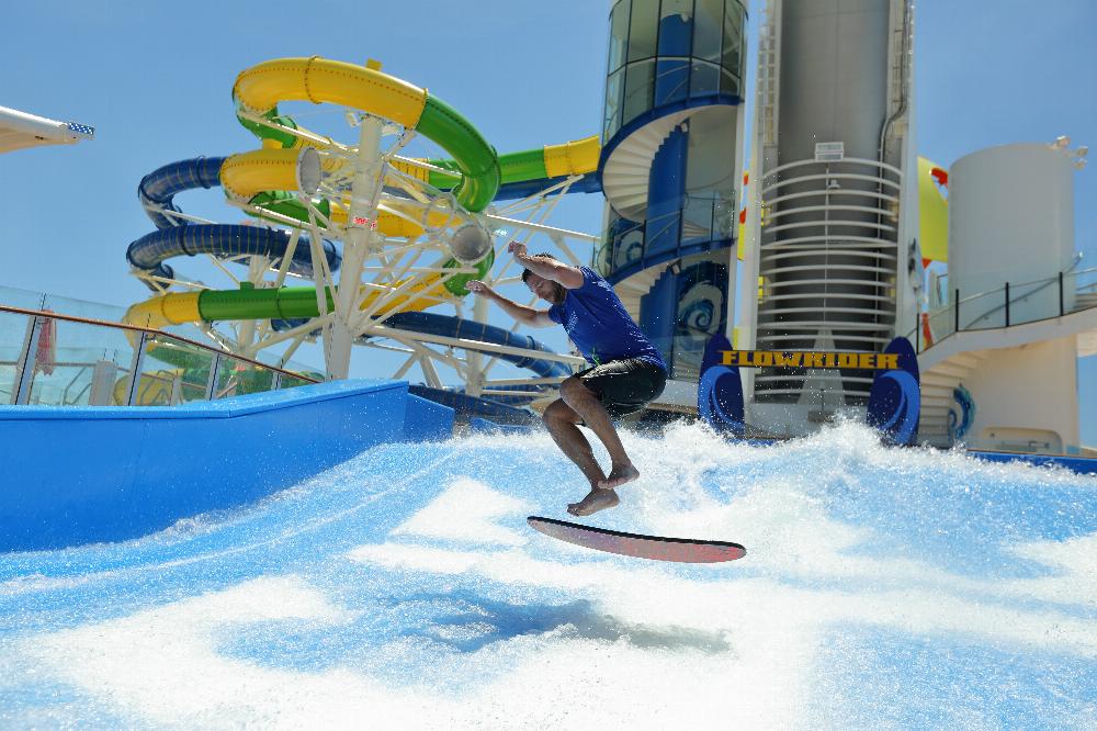 Flowrider and the Perfect Storm onboard the new amped up Mariner of the Seas.