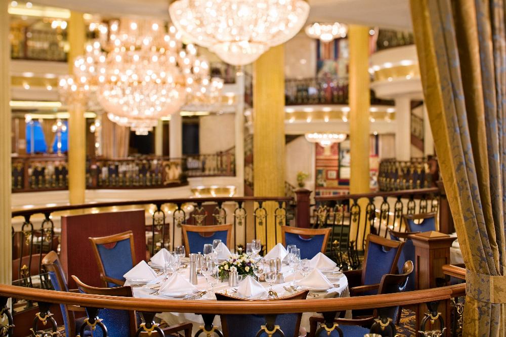 Mac Beth Restaurant onboard Independence of the Seas.